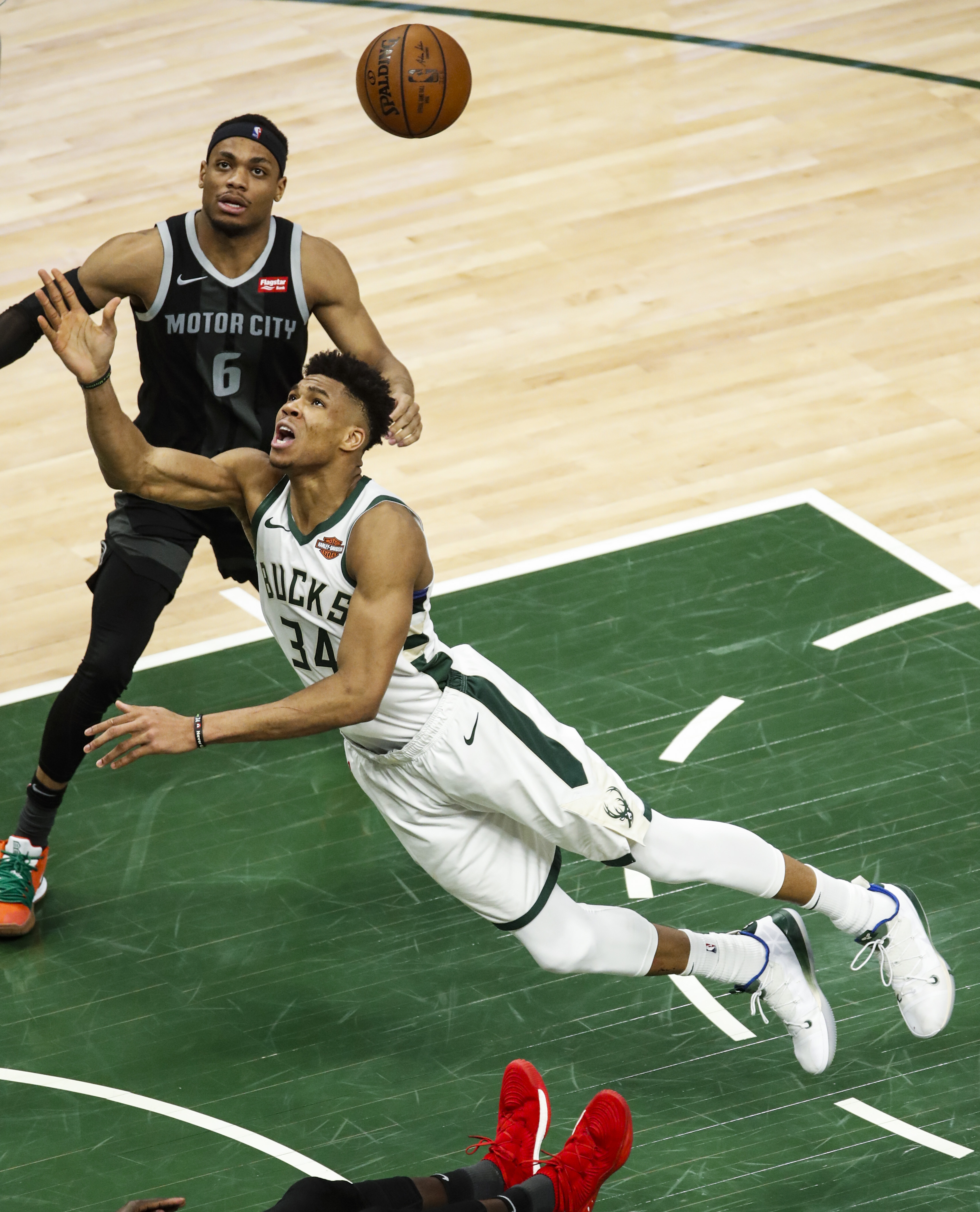 MILANSPORT下载-从赛前广东宏远调整名单以备NBA季后赛到尤文图斯手感冰凉备战亚冠，密尔沃基雄鹿围绕法国杯调整名单的简单介绍