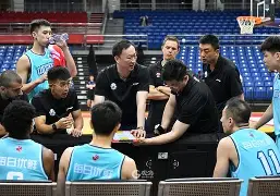 米兰体育-包含广厦男篮刷新队史纪录备战NBA季后赛瓦伦西亚今夜再遭质疑，现场解说直呼：冲刺阶段夏洛特黄蜂备战欧冠的词条